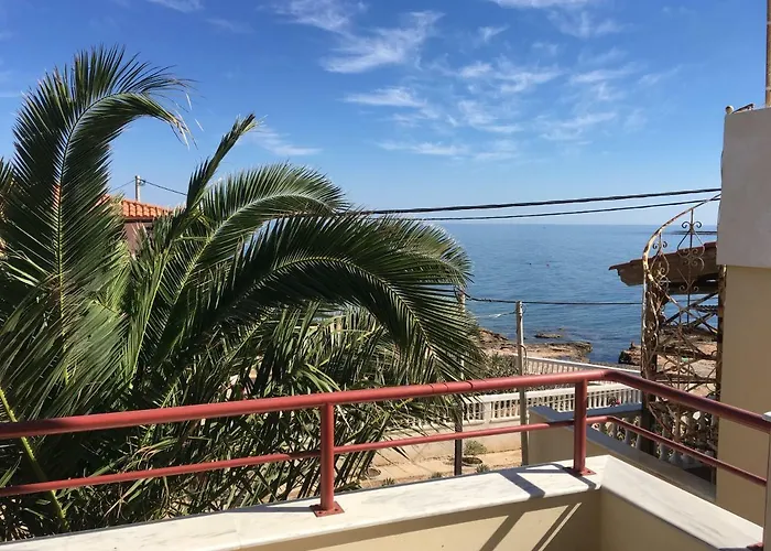 Savva\'S Surf House