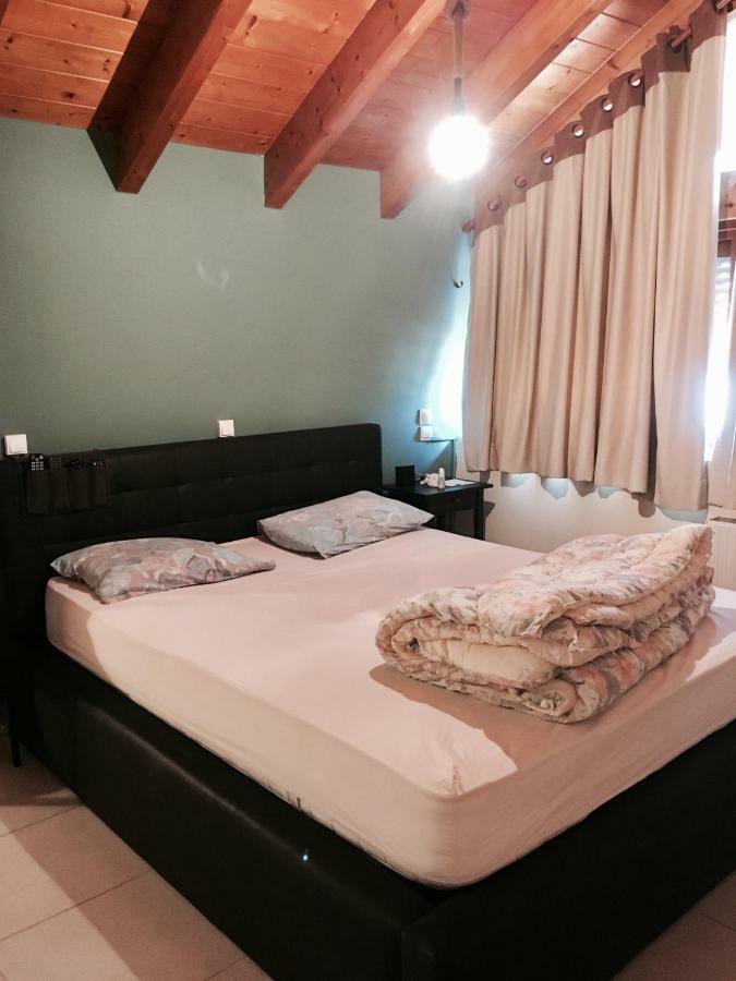 בית נופש Savva's Surf House ארטמידה